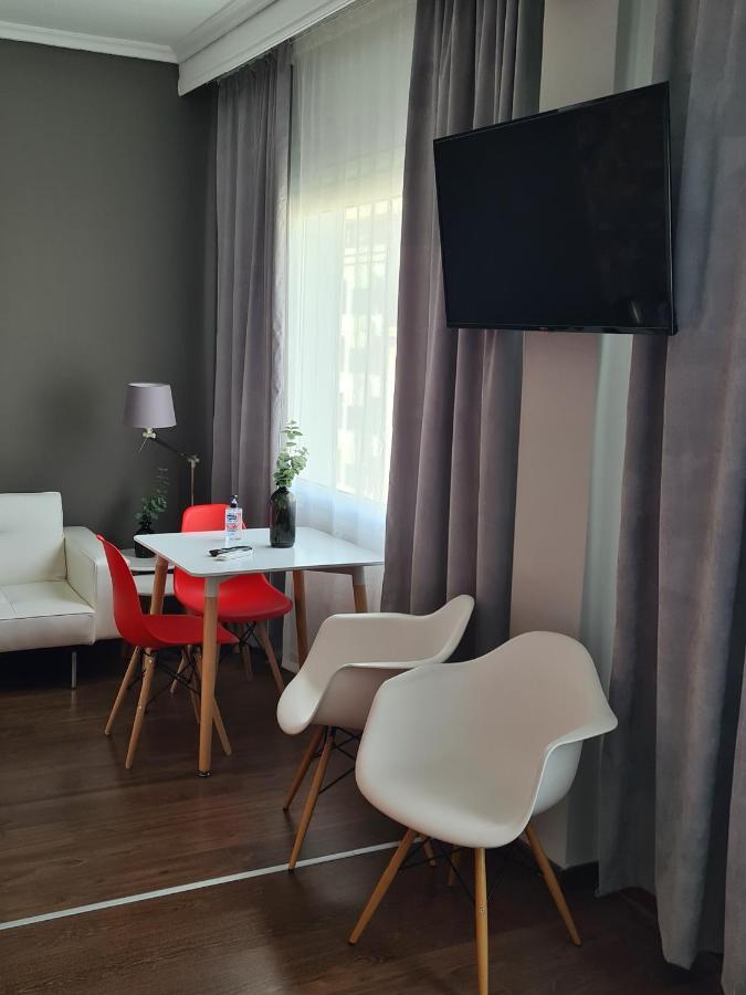 Red Rooms Tsimiski 60 Салоники Экстерьер фото